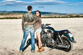 头像里的爱情救赎:数字时代的浪漫重构 头像里的爱情救赎:数字时代的浪漫重构